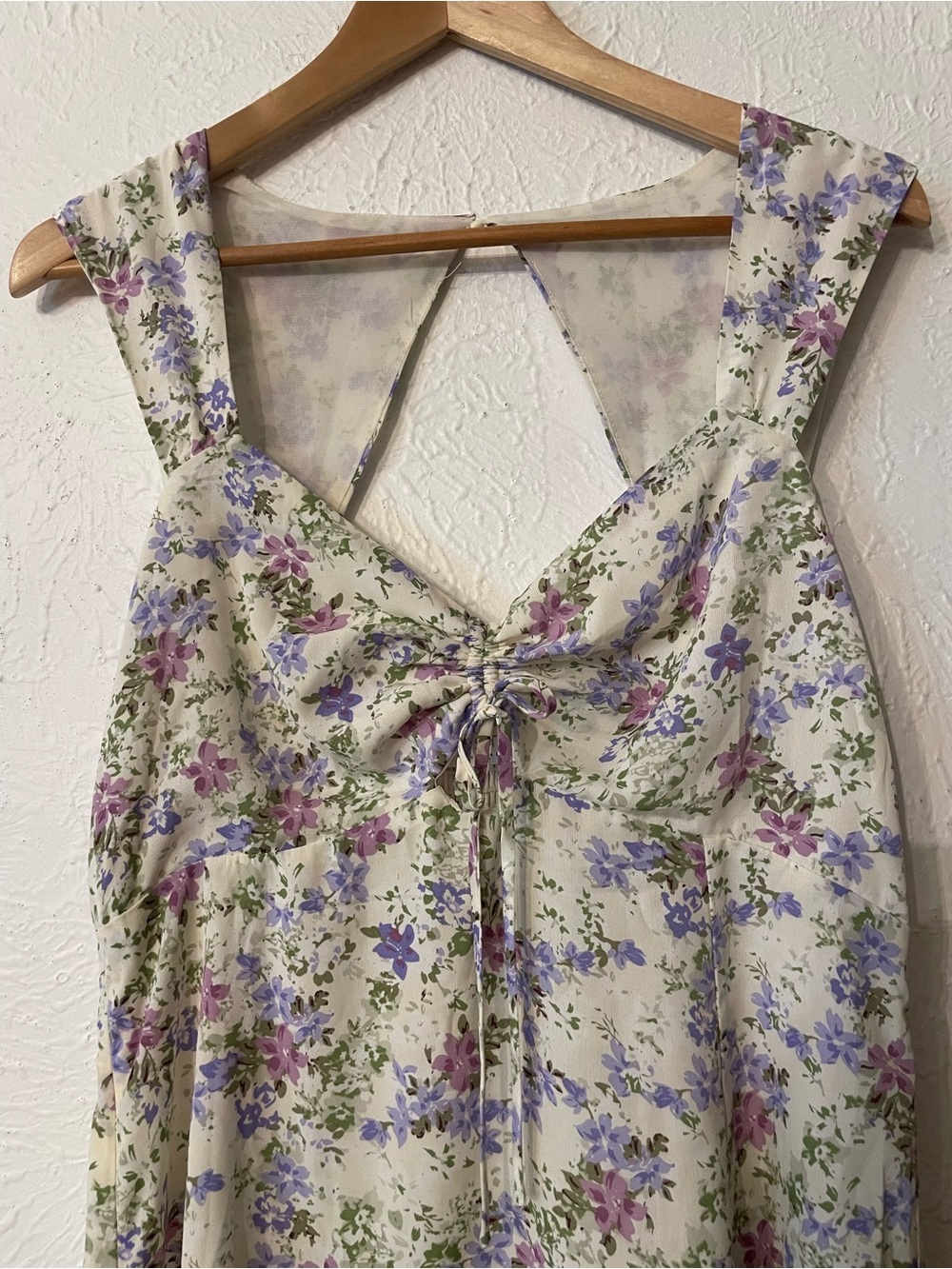 NWOT ASTR the Label Floral Tie-Front Midi Dress White Lavender Large - Picture 4 of 8